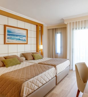 /content/rooms/SuiteHotelPortaventura/hotel-portaventura-habitacion-suite-05