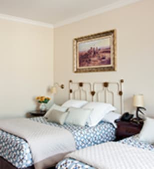 /content/rooms/CallaghanHotelGoldRiver/hotel-gold-river-habitacion-callaghan-02