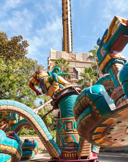 Serpiente Emplumada, join in with the Mexican ritual