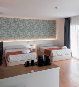 /content/rooms/JuniorSuiteHotelPortaventura/hotel-portaventura-habitacion-junior-suite-05