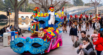 carnival-parade-espectaculo-PortAventura