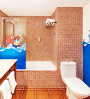 /content/rooms/DeluxeWoodyfriendsHotelElPaso/hotel-el-paso-habitacion-deluxe-woody-01