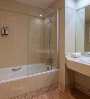 /content/rooms/StandardHotelCaribe/hotel-caribe-habitacion-standard-03