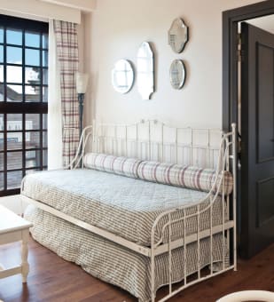 /content/rooms/StandardHotelGoldRiver/hotel-gold-river-standard-03