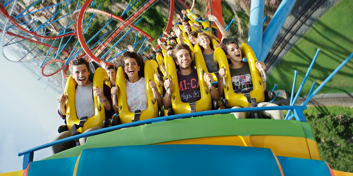 Grupo de gente en Dragon Khan