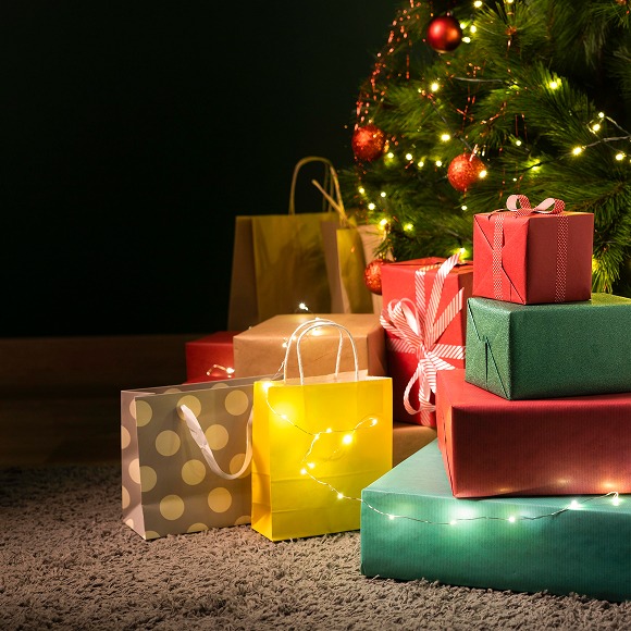 Regalos de Navidad en un salón