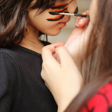 Niñas maquillada con pintura facial